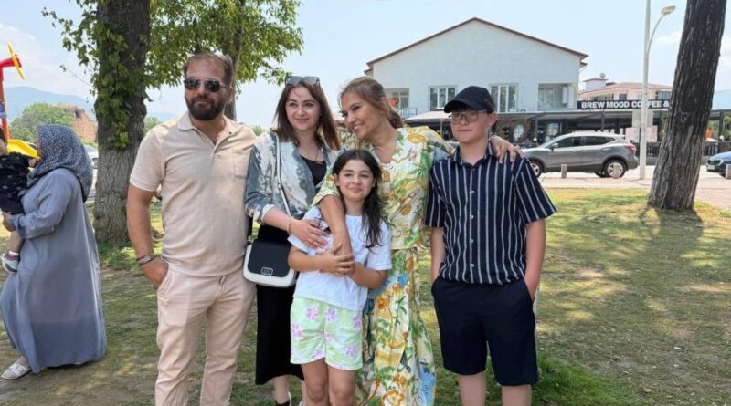 Demet Akalın'dan minik hayranına jest 1