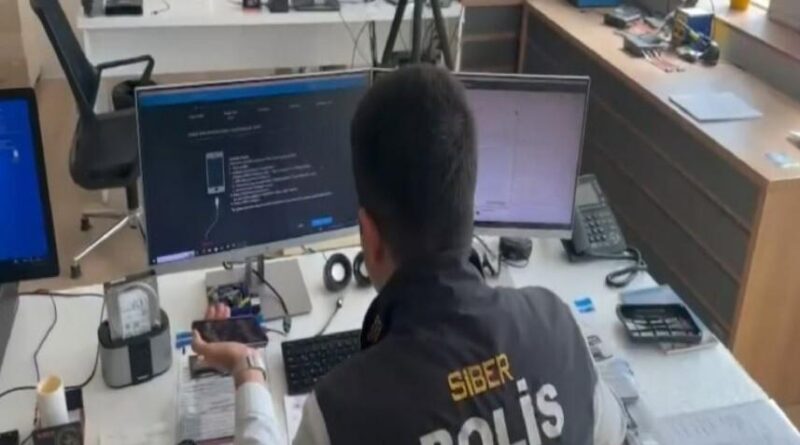 Depremzedenin kart bilgilerini kopyalayan dolandırıcı tutuklandı 9