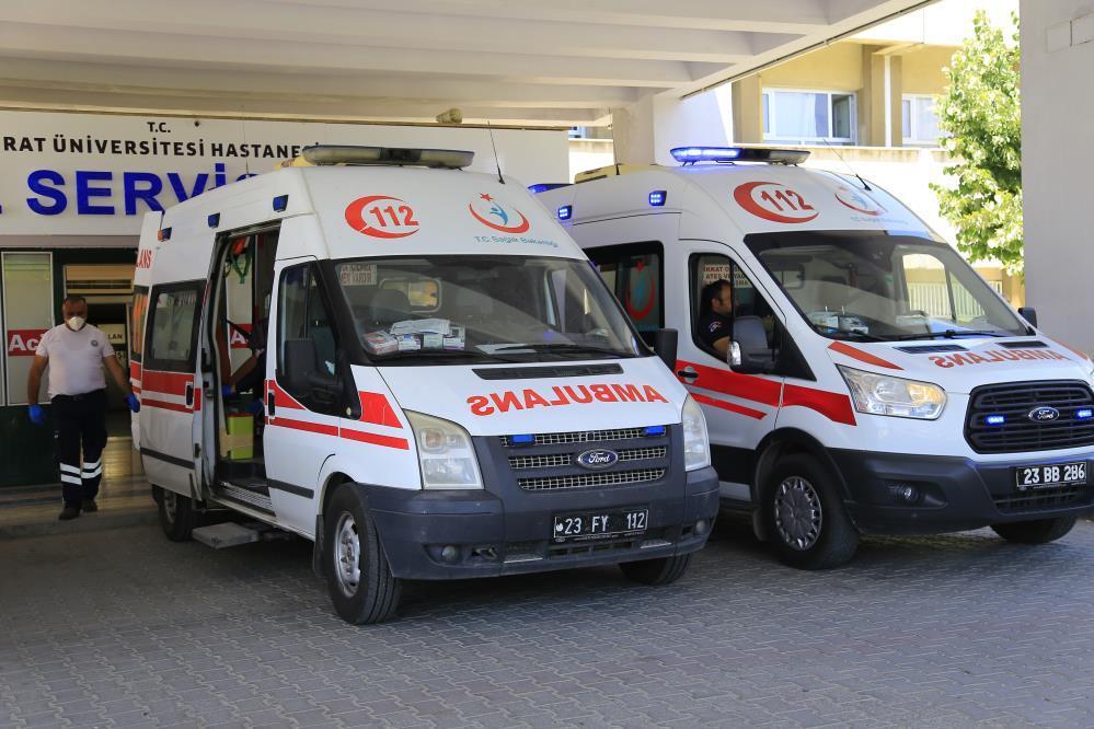 Elazığ’da motosiklet istinat duvarına çaptı: 2 yaralı