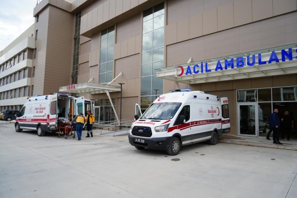 Erzincan’da trafik kazası: 4 yaralı