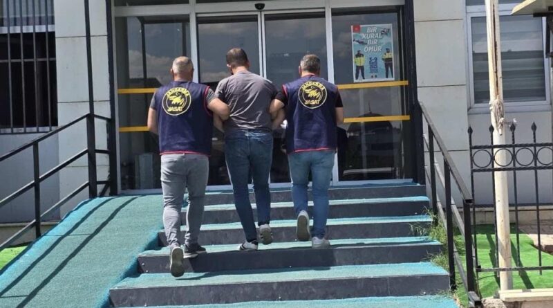Gaziantep'te jandarma operasyonuyla yakalanan FETÖ üyesi tutuklandı 1