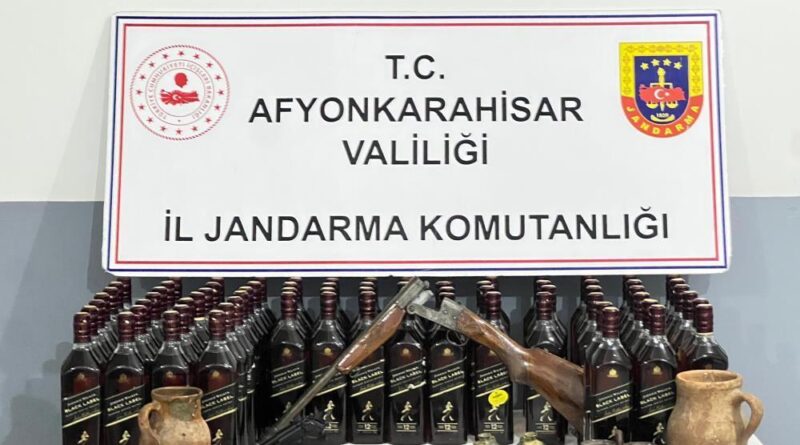Hırsızlık zanlısı altın objelerinde olduğu tarihi eserlerle yakalandı 1