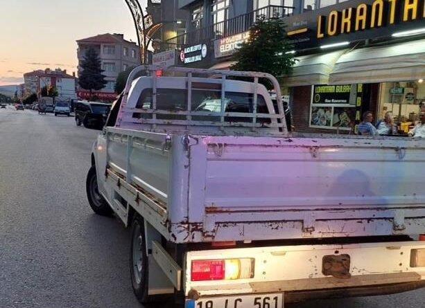 Kamyonetin yaya yaralandı 1