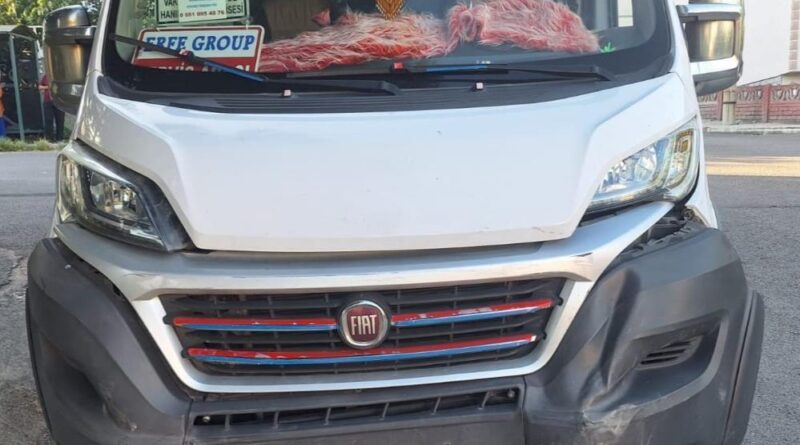 Karabük’te okul servisi ile otomobil çarpıştı: 3 yaralı 1