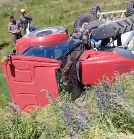 Kars’ta traktör şarampole devrildi 1