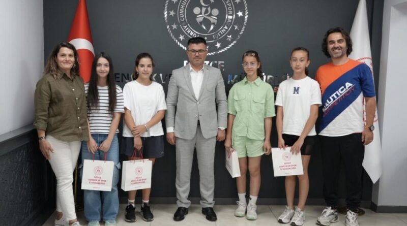 Küçük tenisçilerden büyük başarı 1