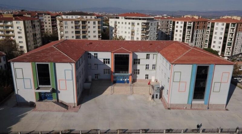 Manisa'da 270 binden fazla öğrenci karne alacak 1
