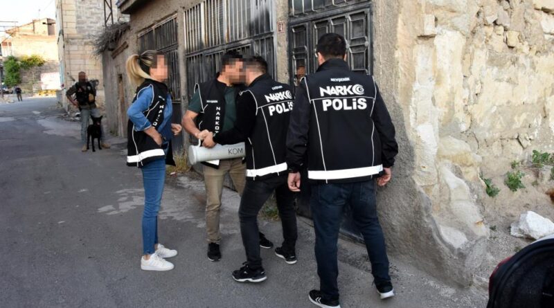 Nevşehir'deki narkotik operasyonunda 26 kişi tutuklandı 1