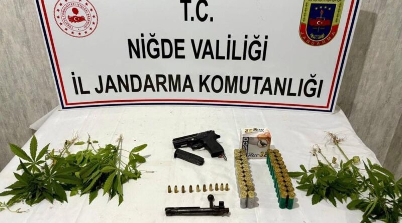 Niğde’de jandarmadan uyuşturucu ve ruhsatsız silah operasyonu 1