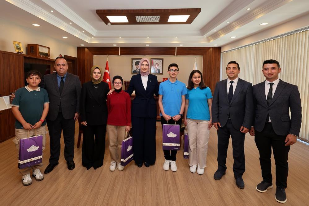 Öğrenciler Vali Yiğitbaşı’na “Lavanta”yı sordu