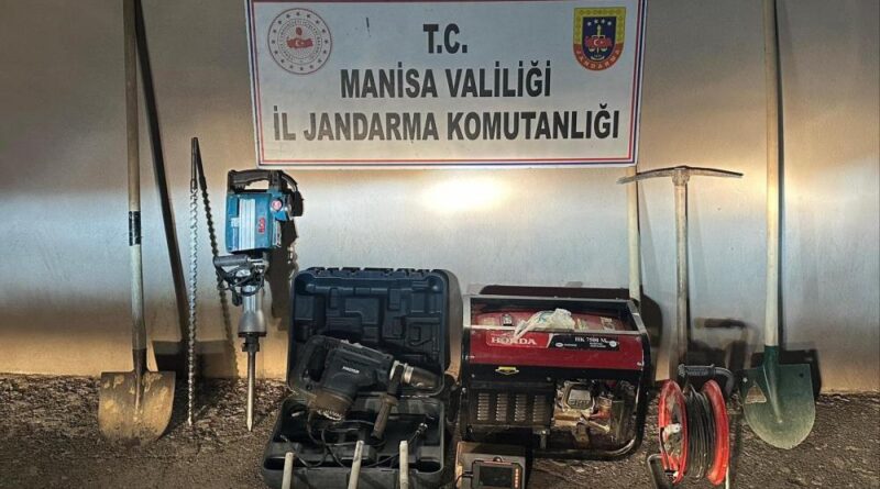 Ormanlık alanda kaçak kazıya suçüstü 1