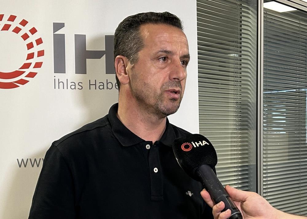 Saffet Akyüz: “Kulüplerimiz, hedef koyarken oyunculara bağlı değil, bütçesine göre hareket etmeli”