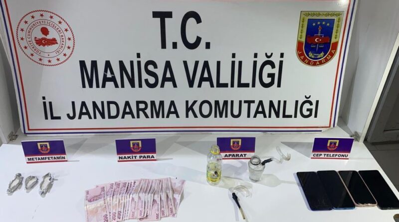 Sarıgöl’de jandarmadan uyuşturucu operasyonu: 3 gözaltı, 2 tutuklama 1