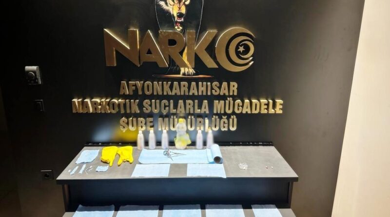 Uyuşturucu operasyonunda yakalanan 2 kişi tutuklandı 1