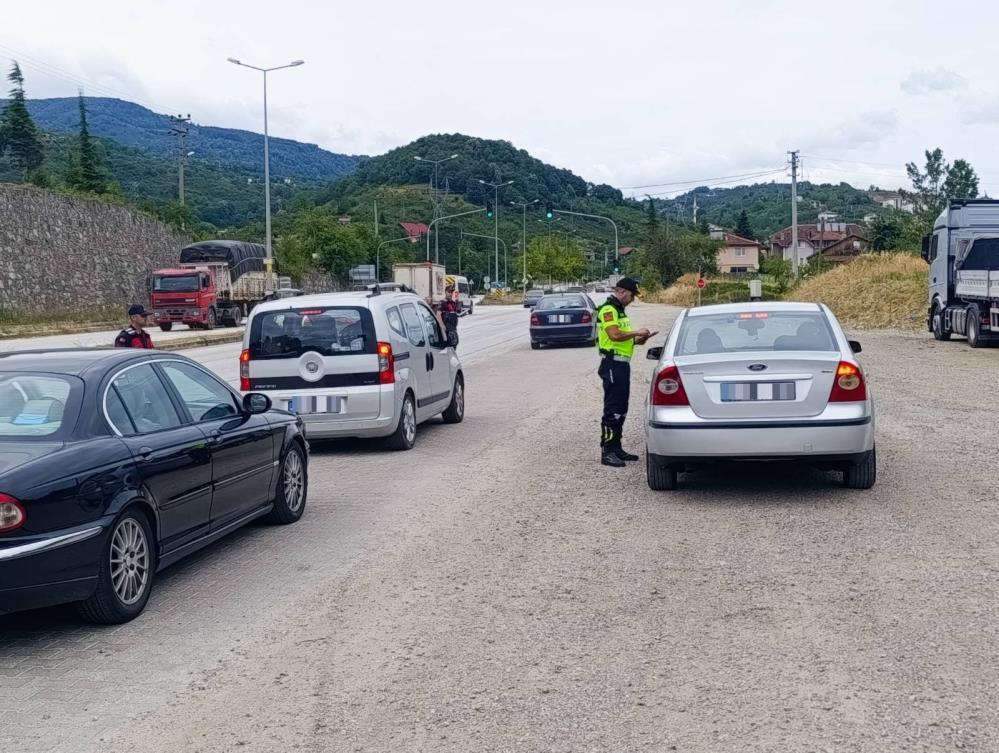 2 bin 44 araç sürücüsüne cezai işlem uygulandı