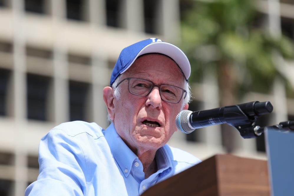 ABD’li Senatör Sanders: “ABD, İsrail’e daha fazla askeri yardım yapmamalı”
