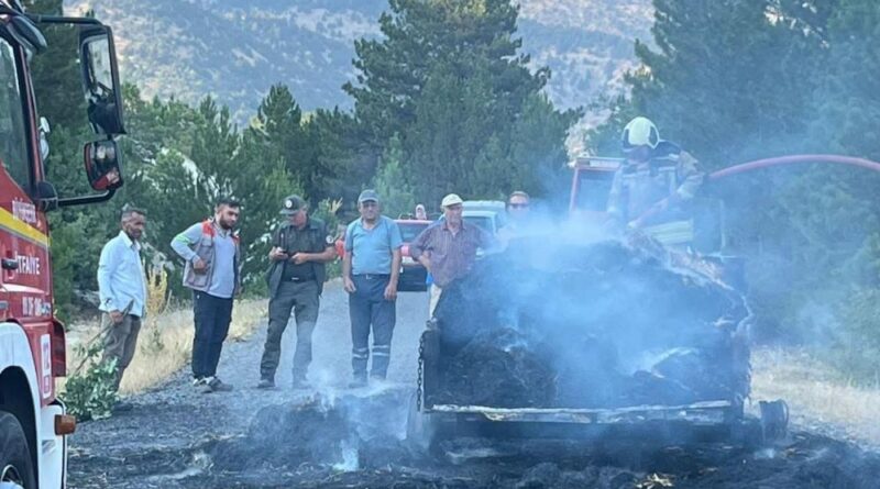 Ankara'da saman yüklü römork yandı 1