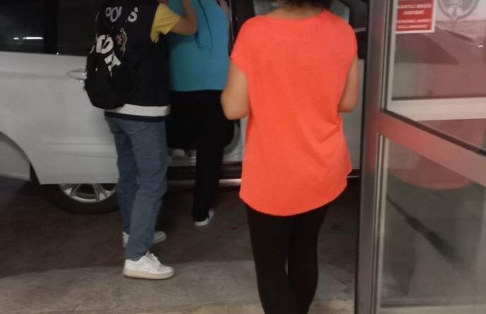 Antalya'da iş yerinden hırsızlık yapan 2 şüpheli tutuklandı 1