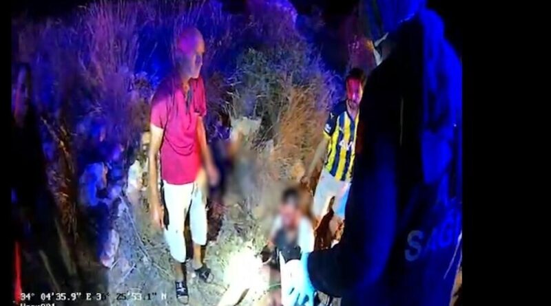 Ayağı janta sıkışan motosiklet sürücüsünü itfaiye kurtardı 1