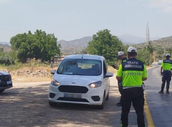 Aydın'da jandarma ekiplerinden 'huzur ve güven' uygulaması 1