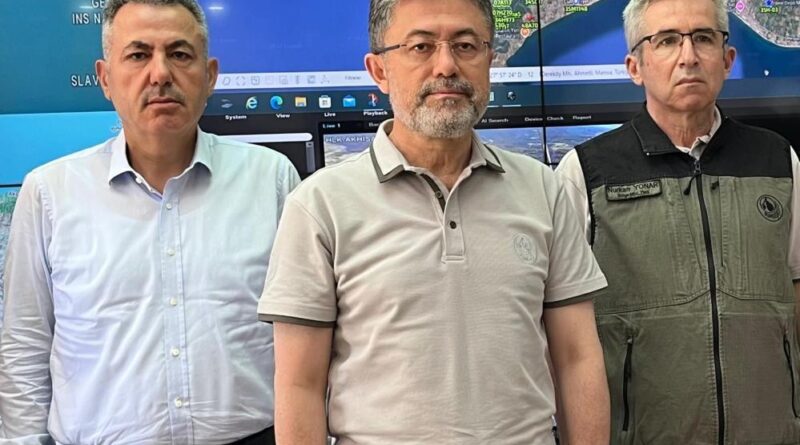 Bakan Yumaklı: "Yangınlarda düne göre çok iyiyiz" 1