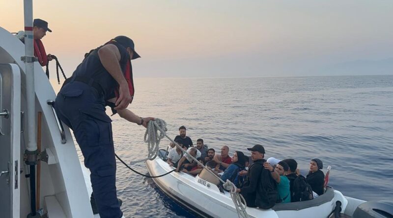 Bodrum'da 20 düzensiz göçmen kurtarıldı 1