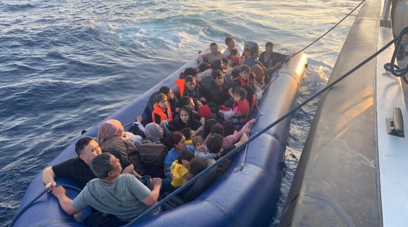 Çanakkale'de 38 kaçak göçmen yakalandı 1