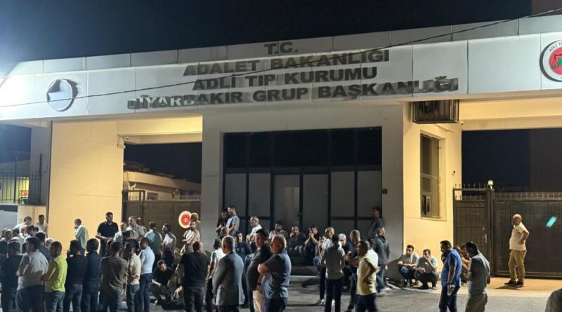 Diyarbakır'da husumetli aileler arasında kavga: 2 ölü 1