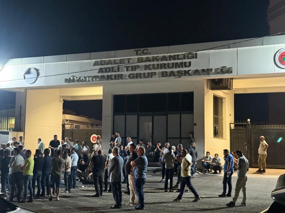 Diyarbakır’da husumetli aileler arasında kavga: 2 ölü