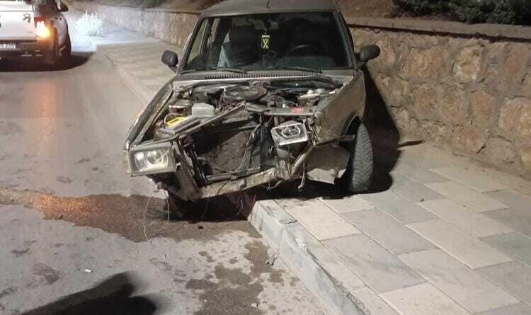Elazığ’da otomobil duvara çarptı: 1 yaralı 1