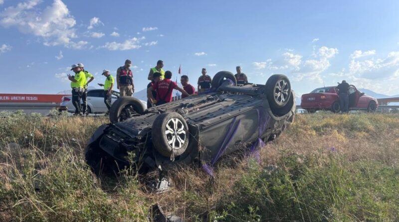 Erzincan'da 4 kişinin yaralandığı 1 kişinin öldüğü feci kazanın güvenlik kamerası görüntüleri çıktı 1