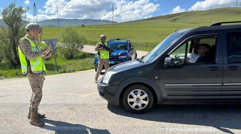 Erzurum’da 26 düzensiz göçmen yakalandı 1