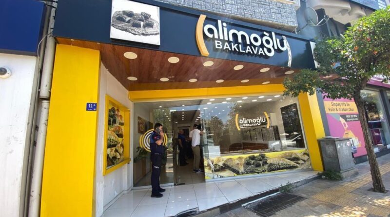 Fare görüntüleri ile gündeme gelen baklavacıya 60 bin TL cezai işlem uygulandı 1