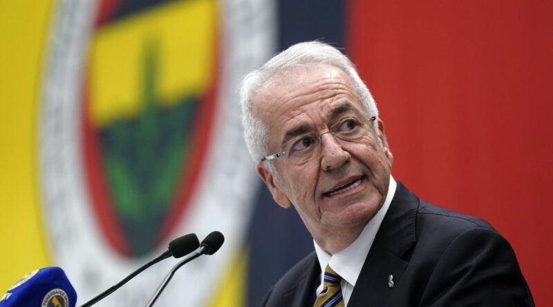 Fenerbahçe'de Erol Bilecik, görevinden istifa etti 1