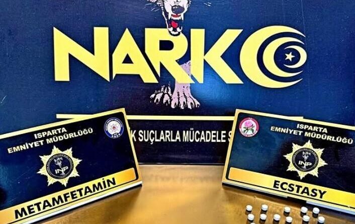 Isparta girişinde narkotik operasyonu: Ecstasy ve metamfetamin ele geçirildi 1