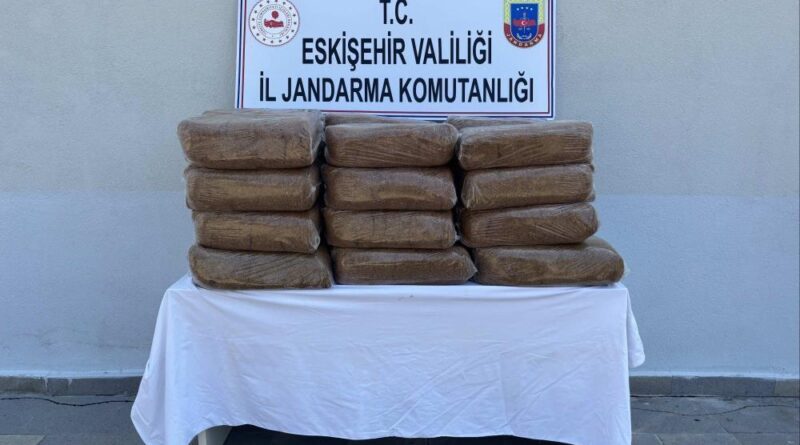Jandarma 200 kilogram kaçak tütün ele geçirdi 1