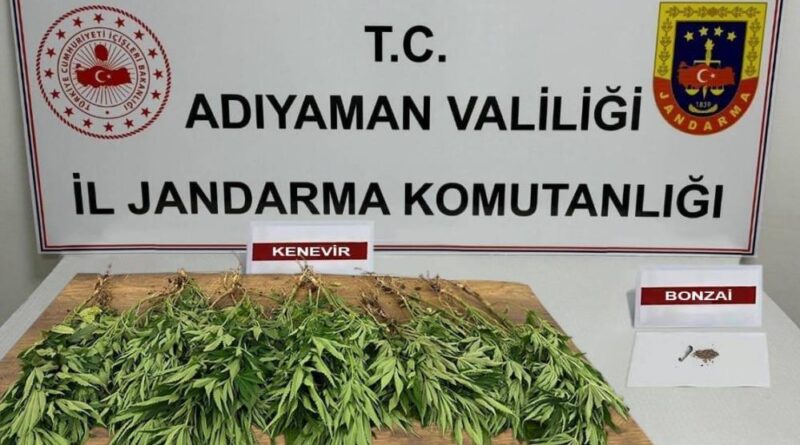 Jandarma ekipleri uyuşturucuya geçit vermiyor 1