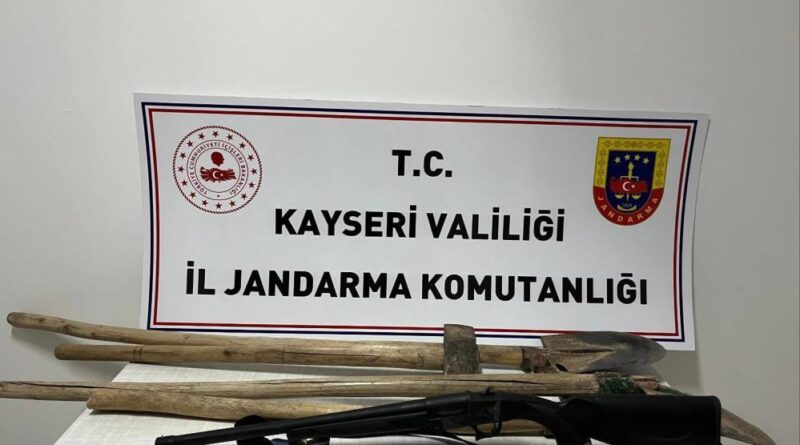 Jandarmadan izinsiz kazı yapanlara suçüstü 1