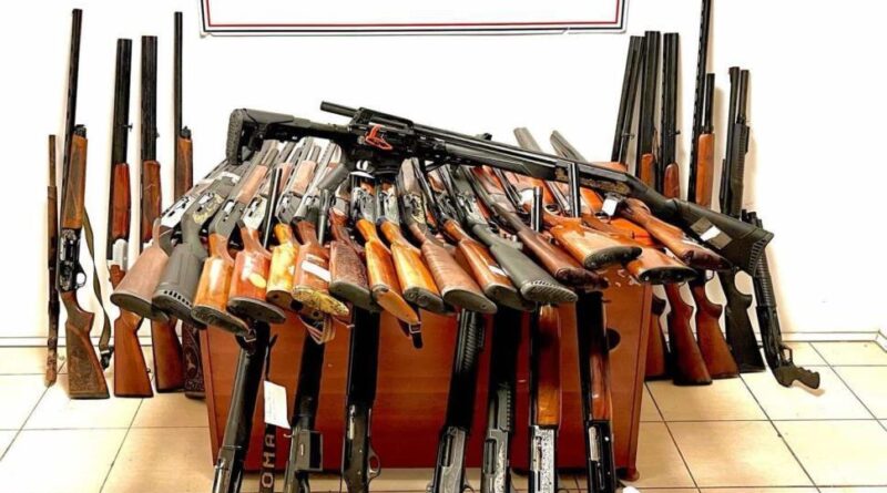 Jandarmadan silah operasyonu: 37 tüfek ele geçirildi 1