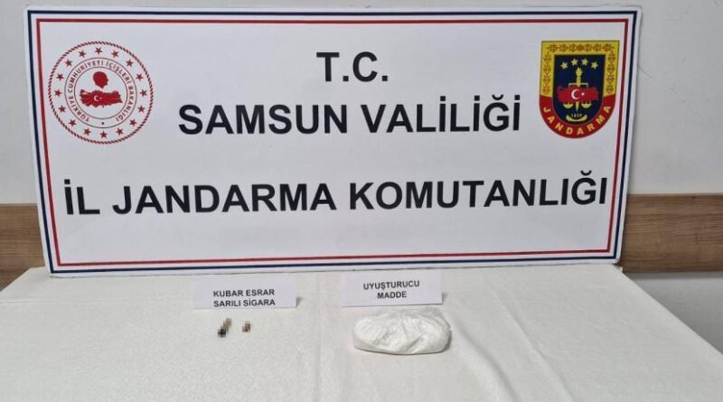 Jandarmanın arama yaptığı araçta uyuşturucu ele geçirildi: 3 gözaltı 1