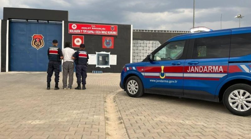 Kasten öldürme suçundan aranan şahsı jandarma yakaladı 1