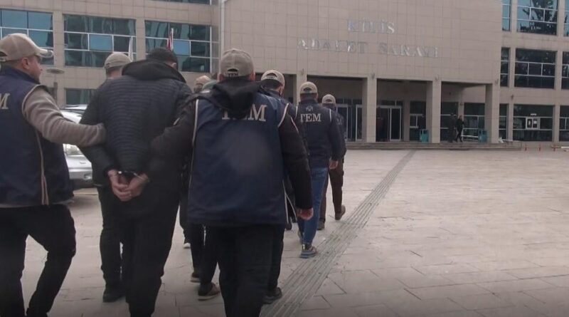 Kilis'te DEAŞ ve FETÖ operasyonu: 20 gözaltı 1