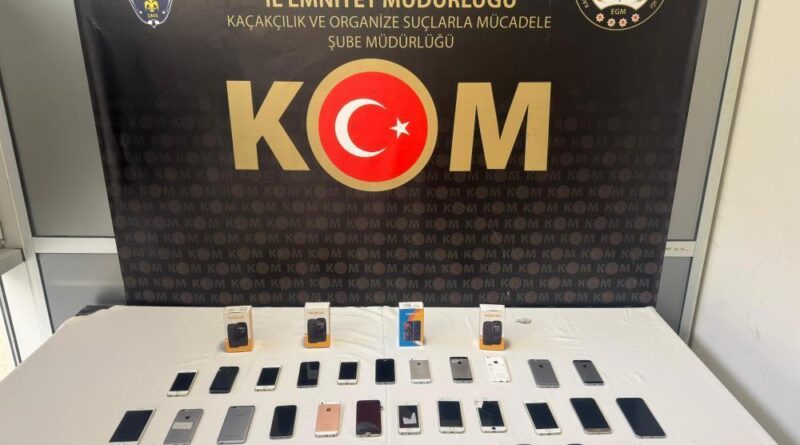 Kütahya'da 37 adet gümrük kaçağı cep telefonu ele geçirildi 1