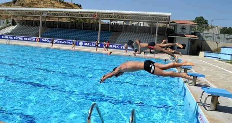 Olimpik Yüzme Havuzu yaz boyunca halka açık olacak 1