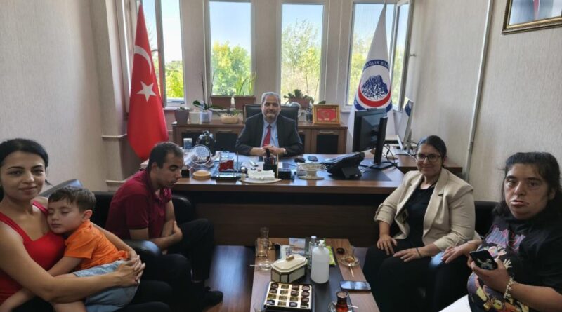 Otizmli bireylerin ailelerine verilecek psikolojik destekler görüşüldü 1