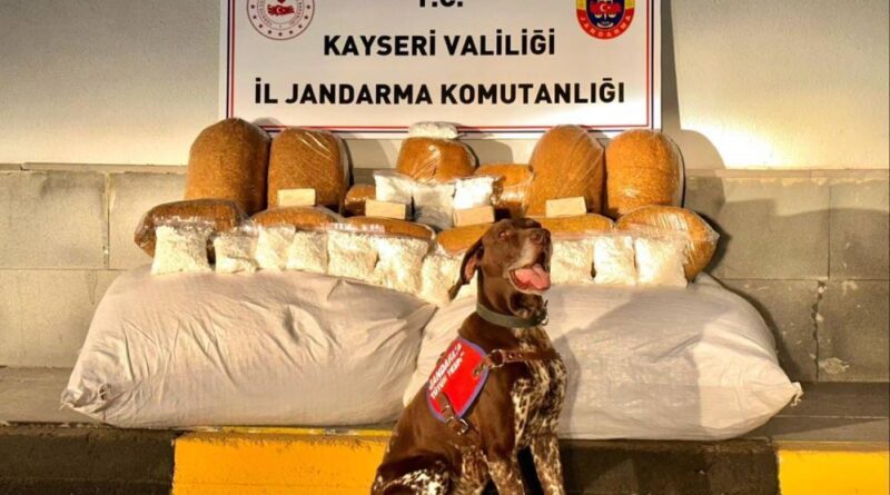 Otobüste 450 kilogram kaçak tütün ele geçirildi 1