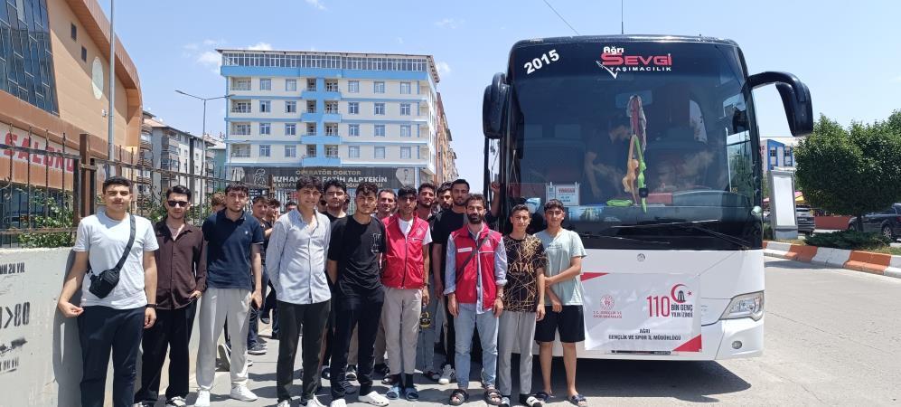 Patnos’tan Gençler, ‘Medeniyet, Tarih ve Kültür Kampları’na uğurlandı