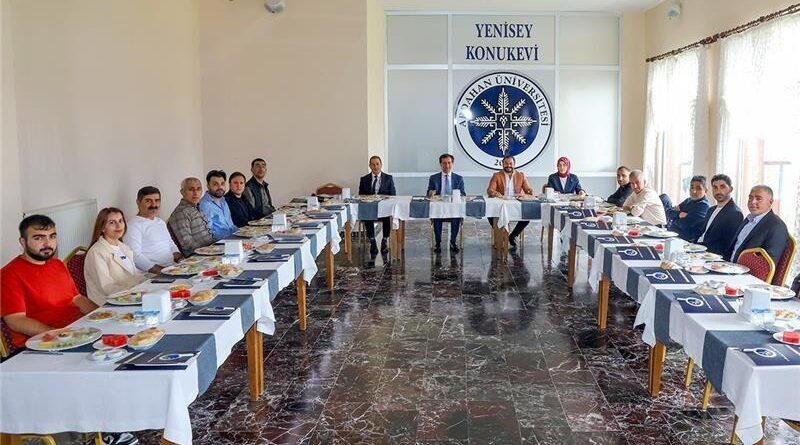 Rektör Emiroğlu, bölgenin sosyal, kültürel ve ekonomik dokusuna uygun çözümler üretmek istiyoruz 1