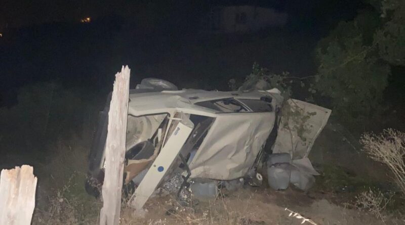 Şarampole yuvarlanan araçtaki 3 kişi yaralandı 1
