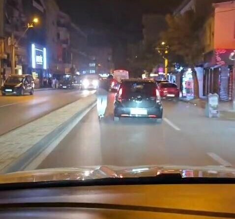 Scooterli gencin tehlikeli yolculuğu kamerada 1